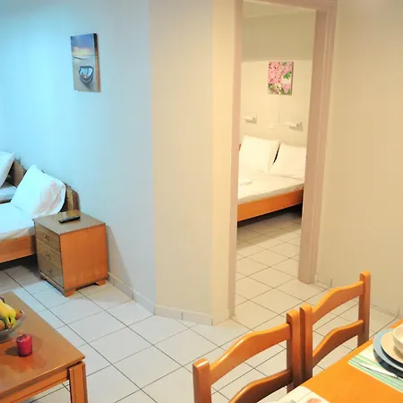 Greta Aparthotel 3*